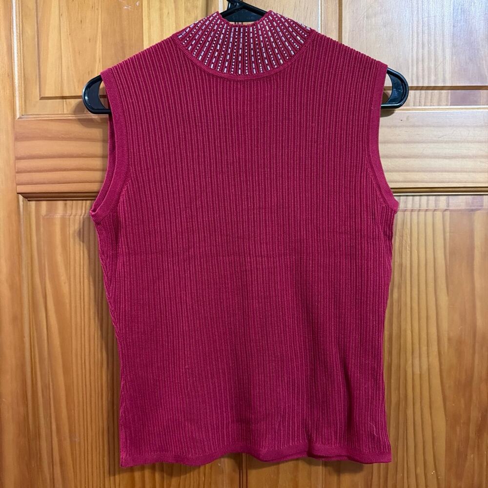 Women’s Corbin Collection 100% Silk Sparkly necked Red top Size XSmall